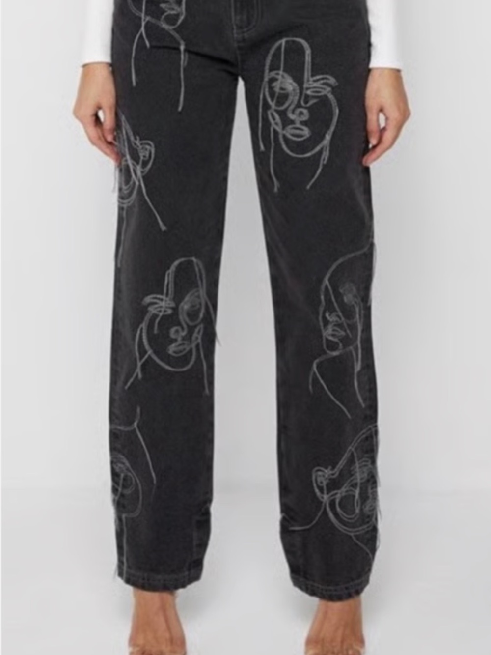 Maniere De Voir Black Mom style Jeans with Face-Line Embroidery size 8